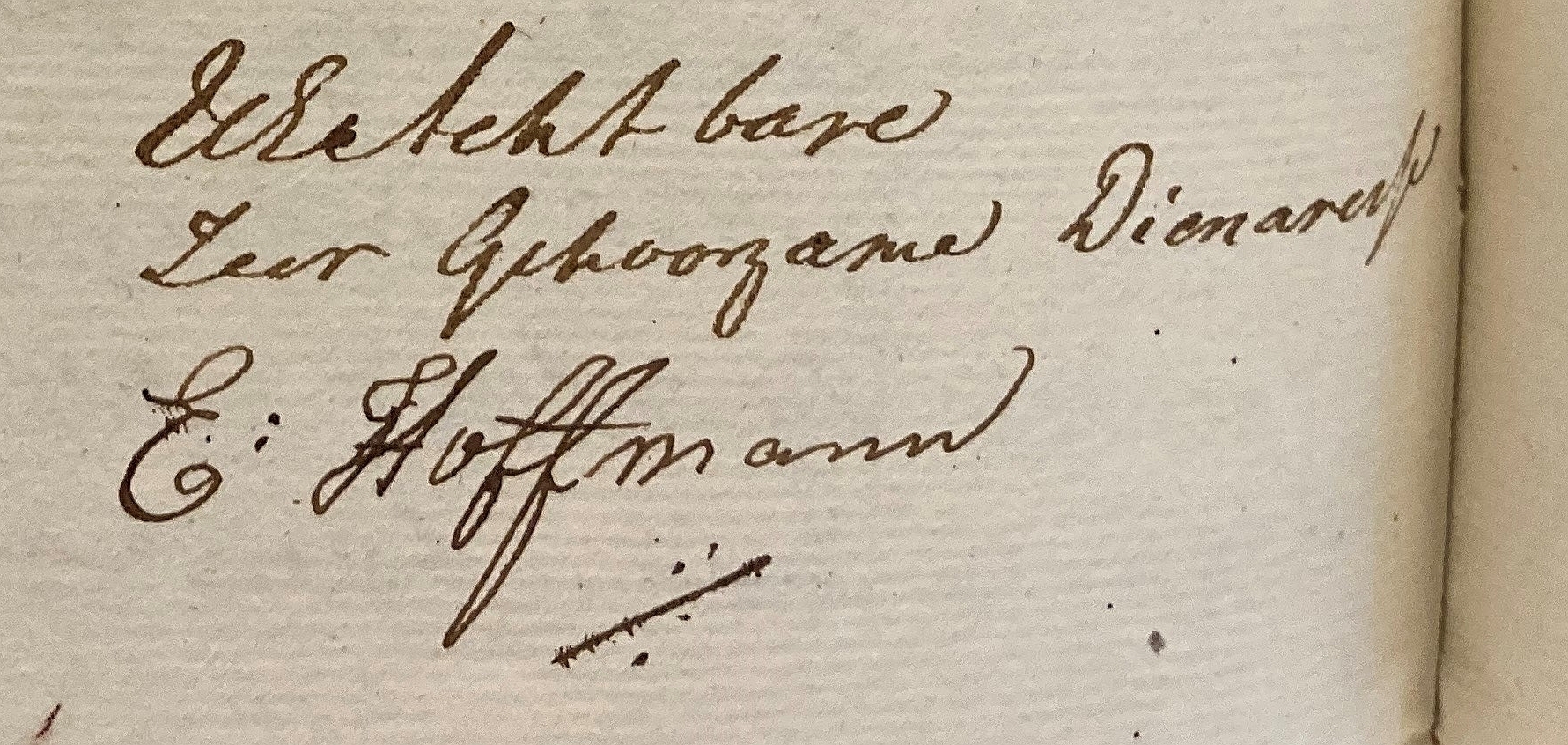 De handtekening van Elizabeth Hoffmann.